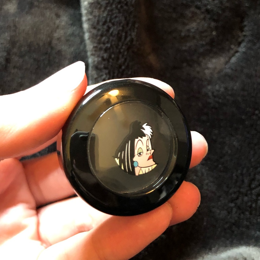 MAC Venomous Villains Eyeshadow- Carbon